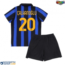 Otroški Nogometni dresi Inter Milan Hakan Calhanoglu #20 Domači 2026-27 Kratek Rokav (+ Kratke hlače)